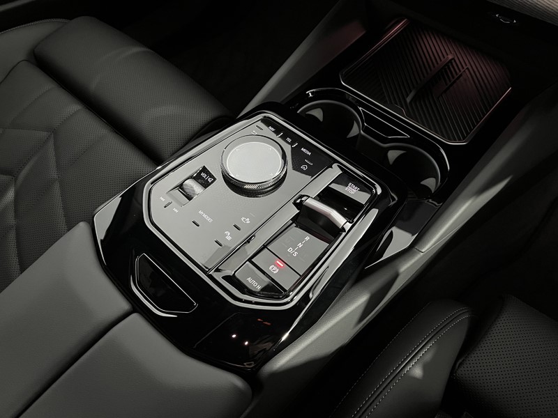 2024 (74) BMW 5 SERIES 530e M Sport Pro 5dr Auto 4172413