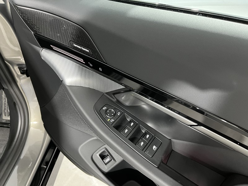 2024 (74) BMW 5 SERIES 530e M Sport Pro 5dr Auto 4172423