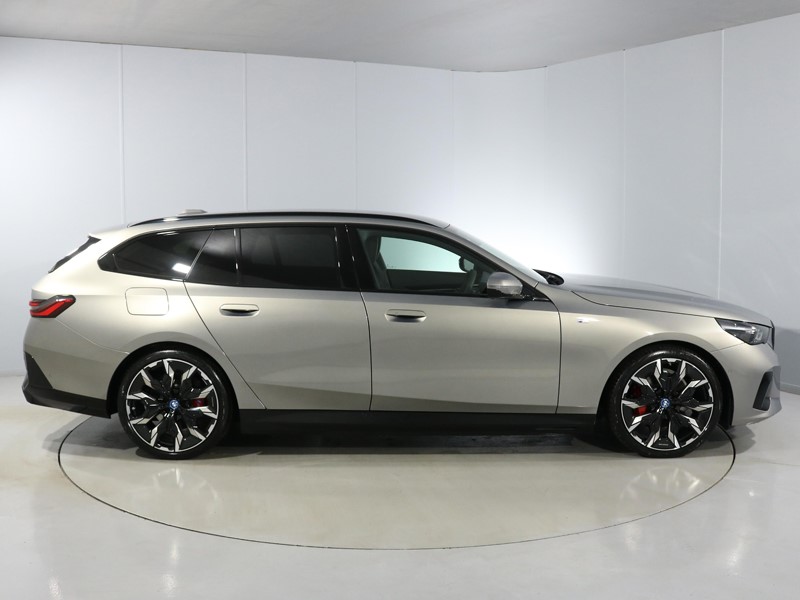 2024 (74) BMW 5 SERIES 530e M Sport Pro 5dr Auto 4172406