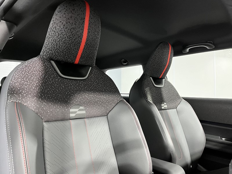 2024 (74) MINI COOPER 1.5 C Sport 3dr Auto 3998021