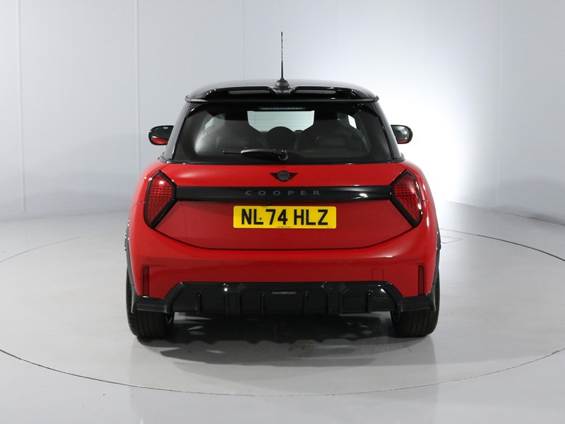 2024 (74) MINI COOPER 1.5 C Sport 3dr Auto 3998025