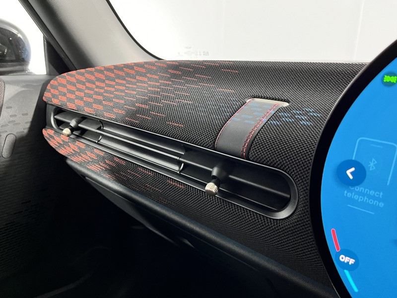 2024 (74) MINI COOPER 1.5 C Sport 3dr Auto 3998035