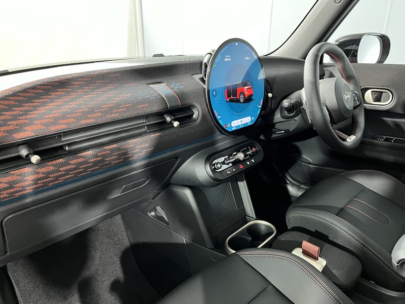 2024 (74) MINI COOPER 1.5 C Sport 3dr Auto 3998017