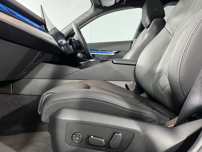 2025 (25) BMW I5 250kW eDrive40 M Sport 84kWh 5dr Auto [Tech PLUS] 4679732