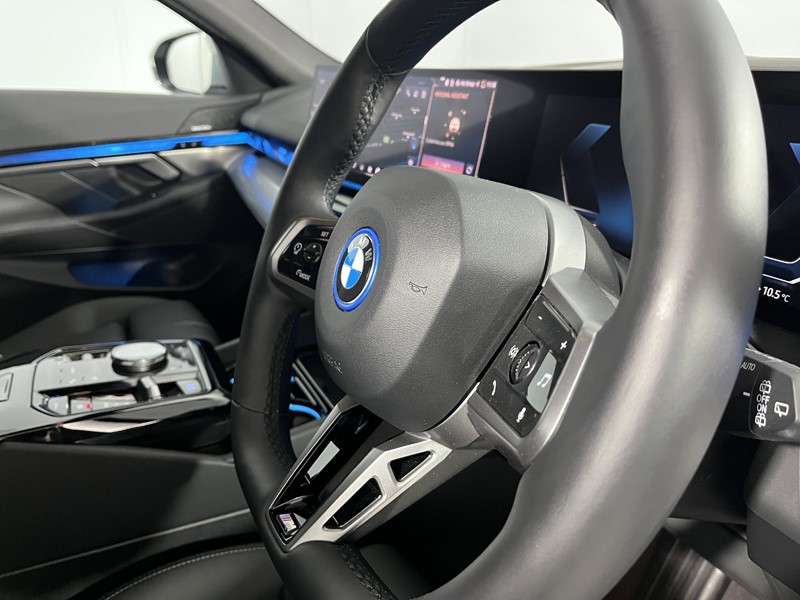 2025 (25) BMW I5 250kW eDrive40 M Sport 84kWh 5dr Auto [Tech PLUS] 4679718