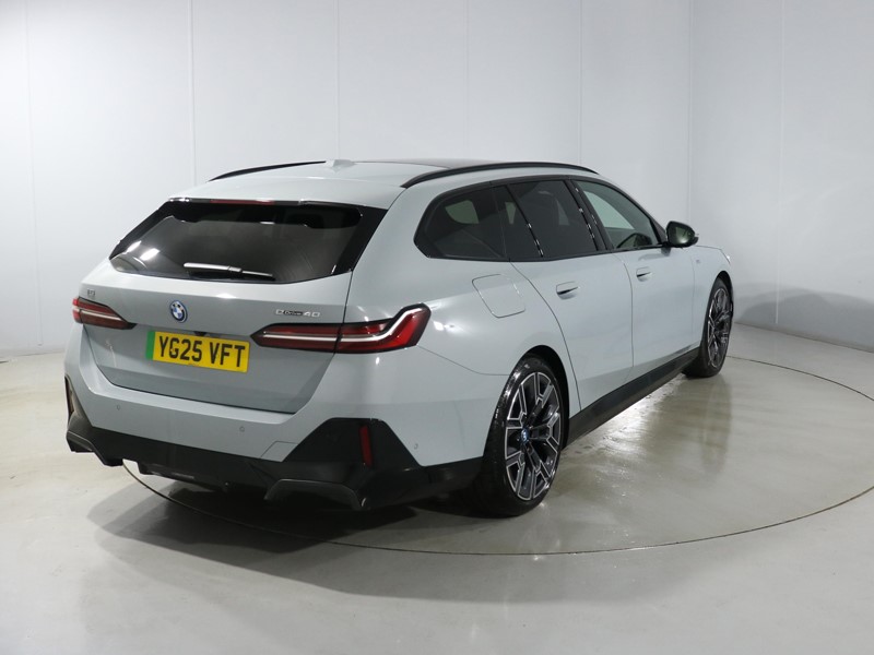 2025 (25) BMW I5 250kW eDrive40 M Sport 84kWh 5dr Auto [Tech PLUS] 4679747