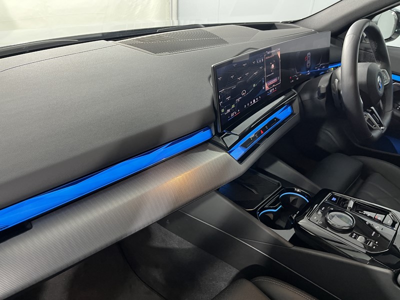 2025 (25) BMW I5 250kW eDrive40 M Sport 84kWh 5dr Auto [Tech PLUS] 4679701