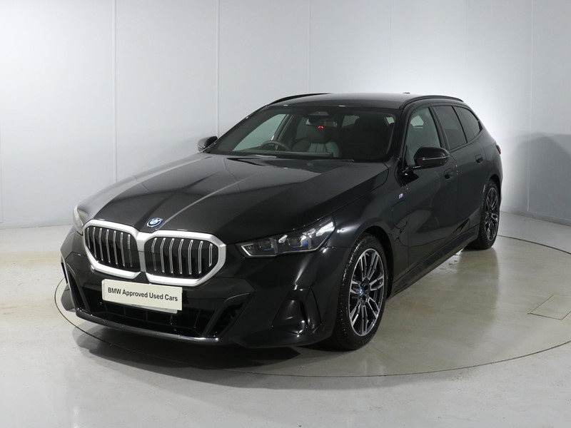 2025 (25) BMW 5 SERIES 530e M Sport Pro 5dr Auto [Comfort Plus] 4281440