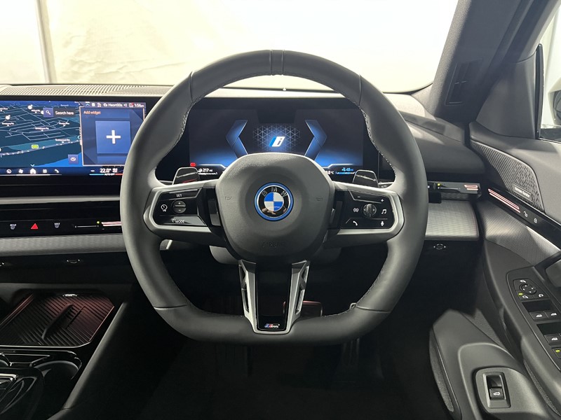 2025 (25) BMW 5 SERIES 530e M Sport Pro 5dr Auto [Comfort Plus] 4281400