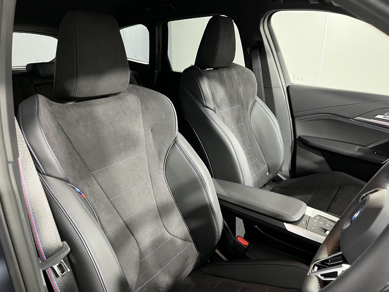 2025 (25) BMW iX1 150kW eDrive20 M Sport 65kWh 5dr Auto 4502238