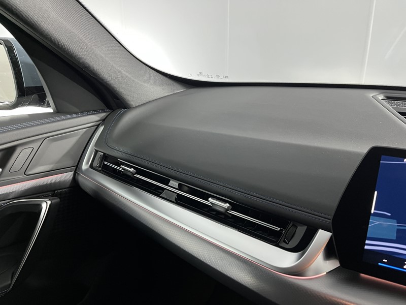 2025 (25) BMW iX1 150kW eDrive20 M Sport 65kWh 5dr Auto 4502252