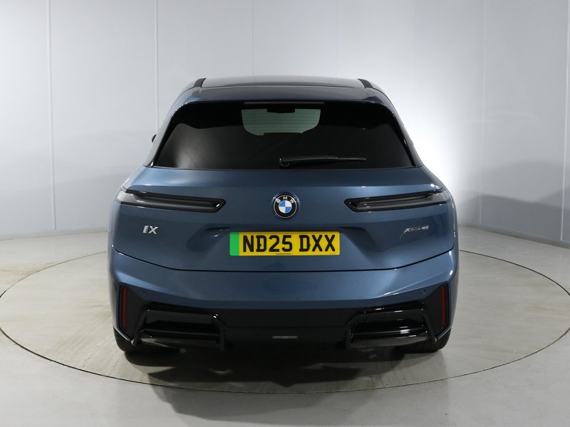 2025 (25) BMW iX 300kW xDrive45 M Sport 101kWh 5dr Auto 4502188