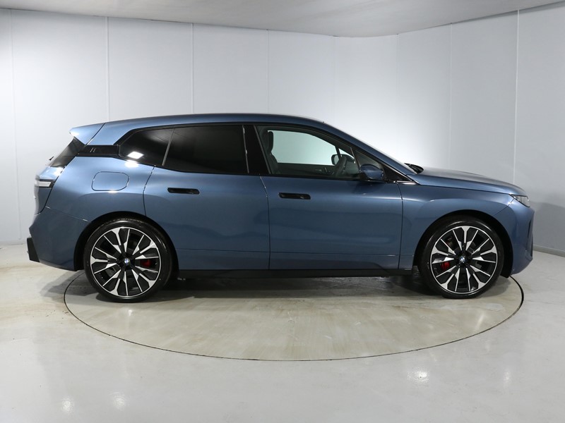 2025 (25) BMW iX 300kW xDrive45 M Sport 101kWh 5dr Auto 4502176