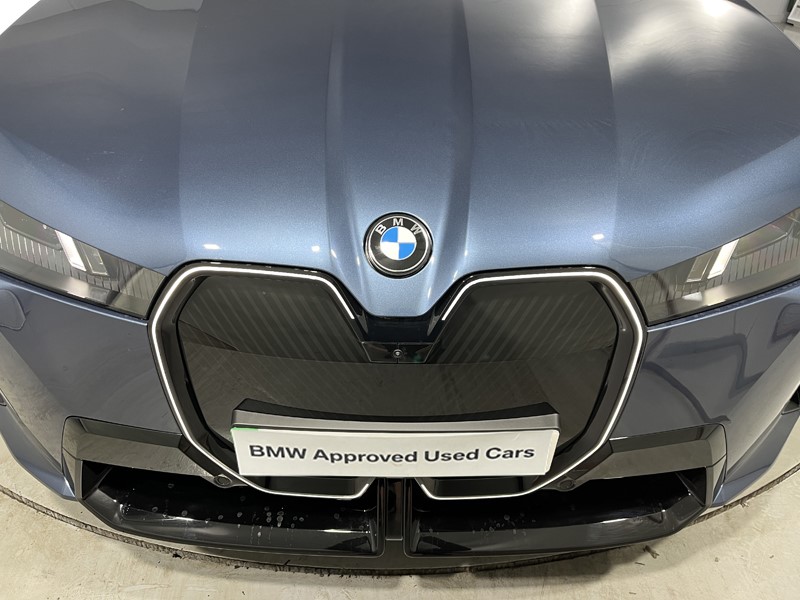 2025 (25) BMW iX 300kW xDrive45 M Sport 101kWh 5dr Auto 4502218