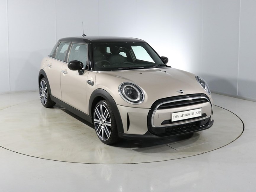 2022 (72) MINI HATCHBACK 1.5 Cooper Exclusive 5dr Auto