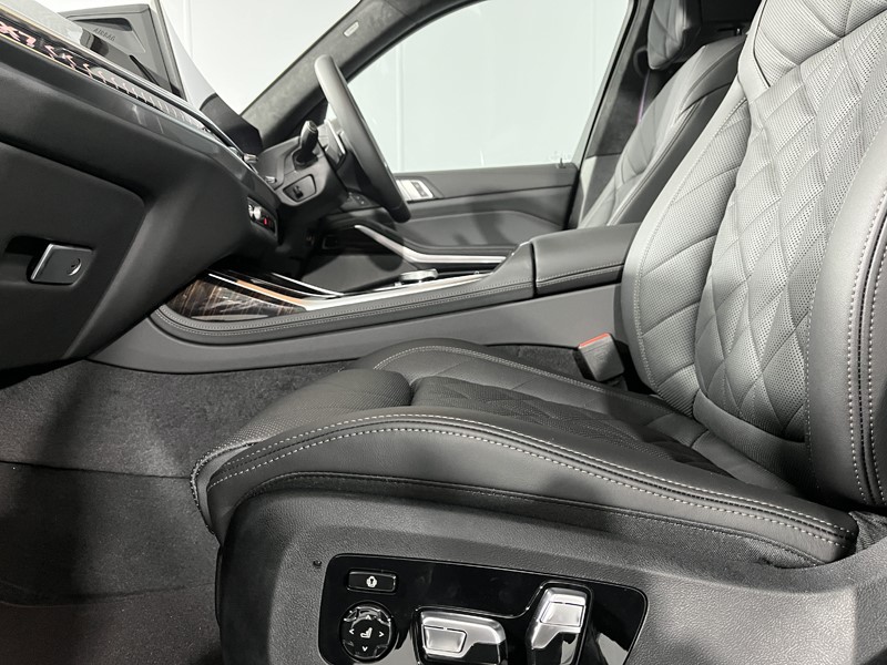 2025 (25) BMW X7 xDrive40i MHT M Sport 5dr Step Auto 4556050