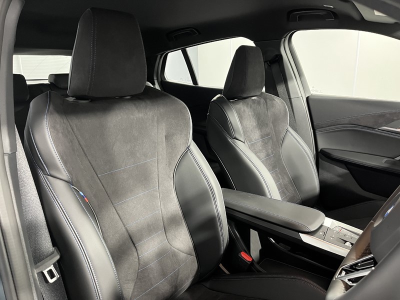 2025 (25) BMW iX2 150kW eDrive20 M Sport 65kWh 5dr Auto 4556078