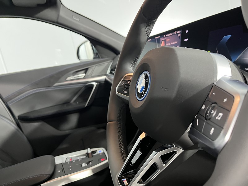 2025 (25) BMW iX2 150kW eDrive20 M Sport 65kWh 5dr Auto 4556088