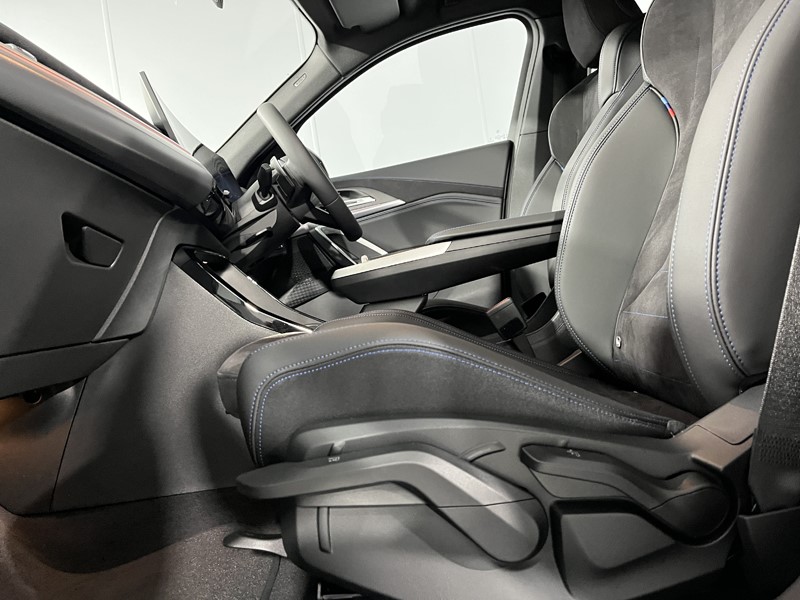 2025 (25) BMW iX2 150kW eDrive20 M Sport 65kWh 5dr Auto 4556099