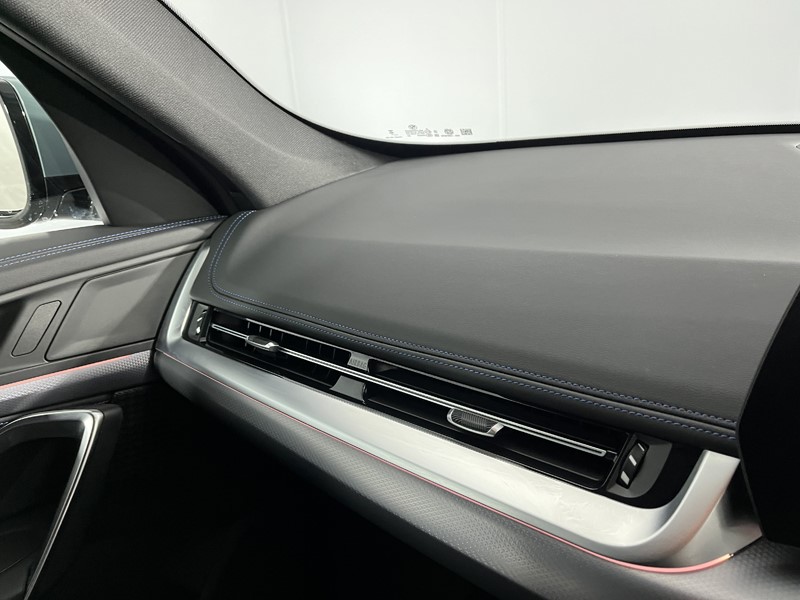 2025 (25) BMW iX1 150kW eDrive20 M Sport 65kWh 5dr Auto 4834867