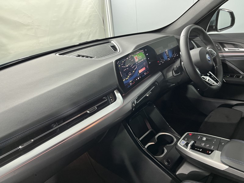 2025 (25) BMW iX1 150kW eDrive20 M Sport 65kWh 5dr Auto 4834849