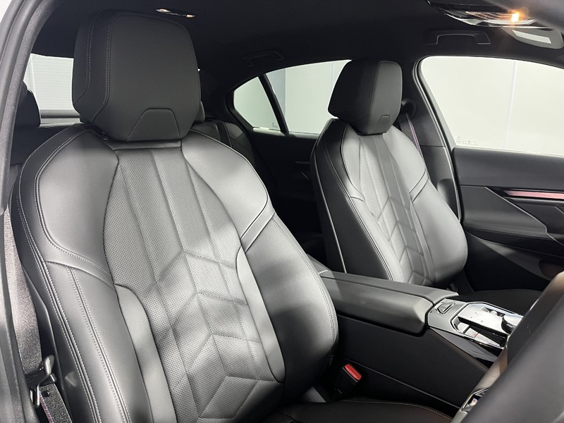 2025 (25) BMW 5 SERIES 520i M Sport Pro 4dr Auto 4765822