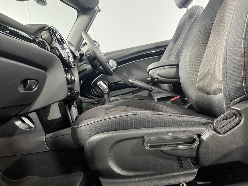 2023 (23) MINI CONVERTIBLE 1.5 Cooper Classic Premium 2dr Auto 4340215