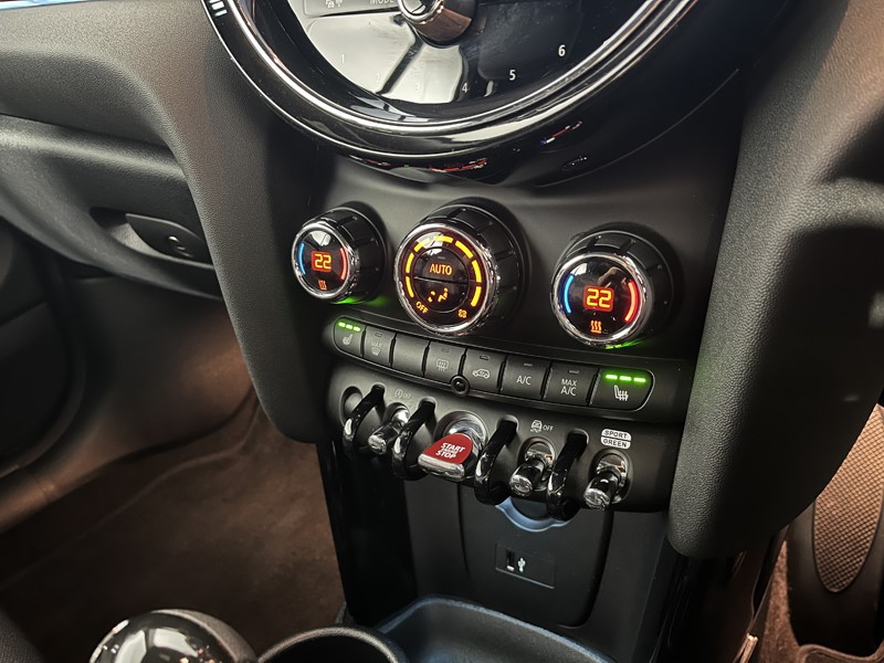 2023 (23) MINI CONVERTIBLE 1.5 Cooper Classic Premium 2dr Auto 4340211