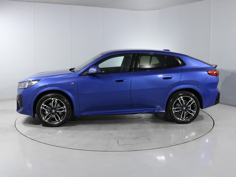 2025 (25) BMW iX2 150kW eDrive20 M Sport 65kWh 5dr Auto 4992636