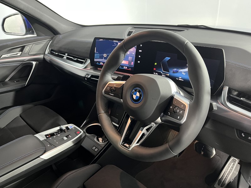 2025 (25) BMW iX2 150kW eDrive20 M Sport 65kWh 5dr Auto 4506666