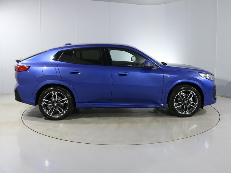 2025 (25) BMW iX2 150kW eDrive20 M Sport 65kWh 5dr Auto 4506663