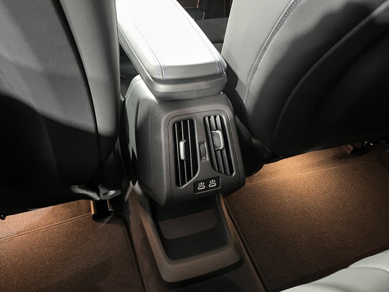 2025 (25) BMW iX2 150kW eDrive20 M Sport 65kWh 5dr Auto 4992658