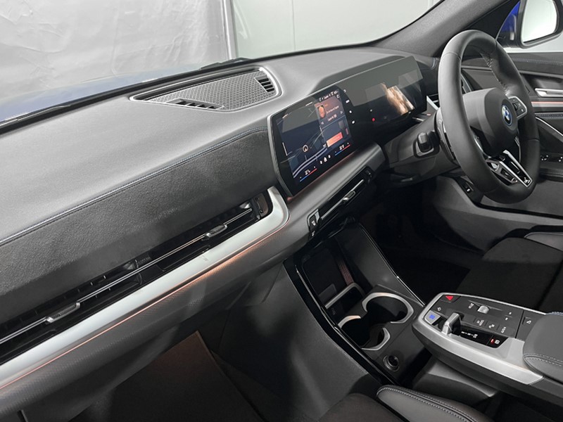 2025 (25) BMW iX2 150kW eDrive20 M Sport 65kWh 5dr Auto 4992621