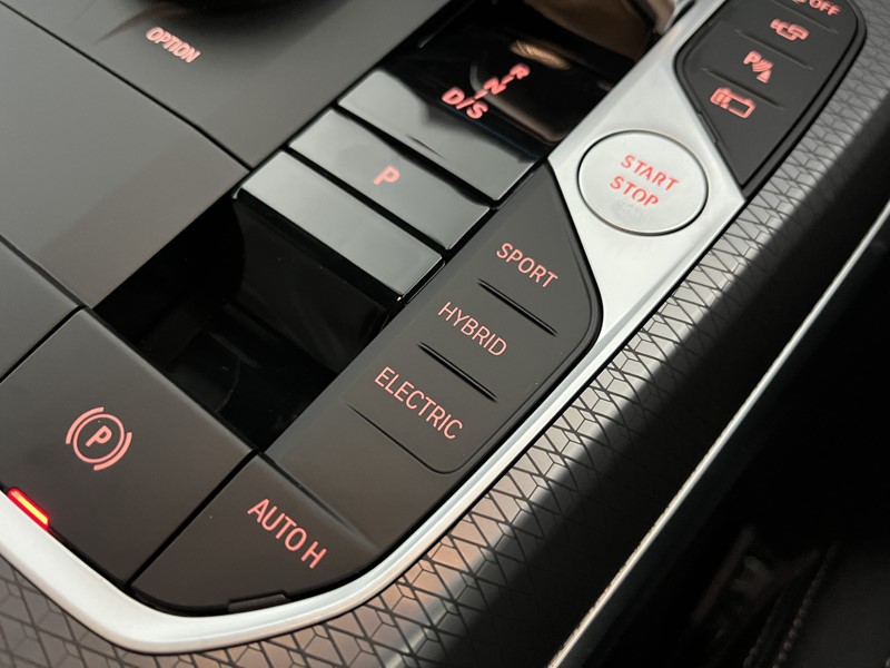 2025 (25) BMW 3 SERIES 330e 22.3 kWh M Sport 5dr Step Auto 4605174