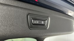 2025 (25) BMW 3 SERIES 330e 22.3 kWh M Sport 5dr Step Auto 4605186