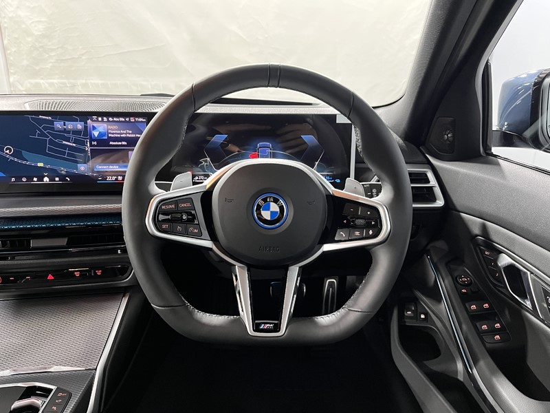 2025 (25) BMW 3 SERIES 330e 22.3 kWh M Sport 5dr Step Auto 4605144