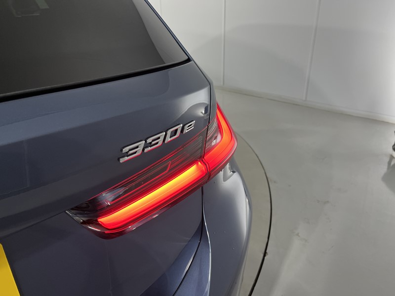 2025 (25) BMW 3 SERIES 330e 22.3 kWh M Sport 5dr Step Auto 4605184