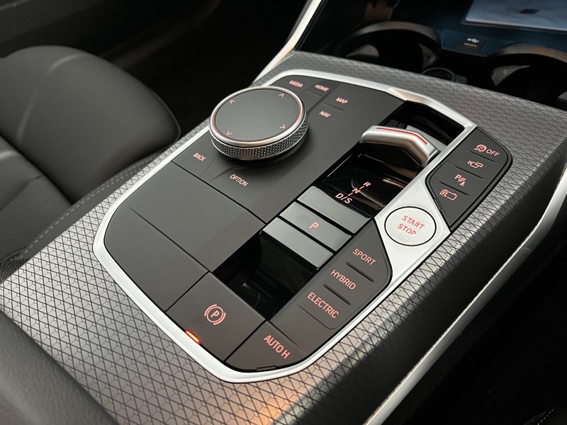 2025 (25) BMW 3 SERIES 330e 22.3 kWh M Sport 5dr Step Auto 4605149