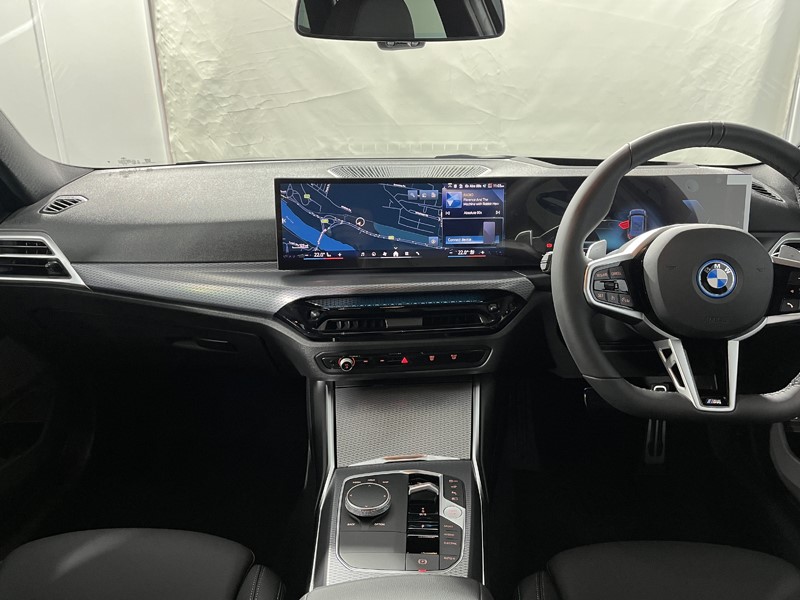 2025 (25) BMW 3 SERIES 330e 22.3 kWh M Sport 5dr Step Auto 4605143