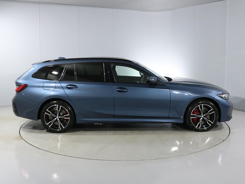 2025 (25) BMW 3 SERIES 330e 22.3 kWh M Sport 5dr Step Auto 4605142