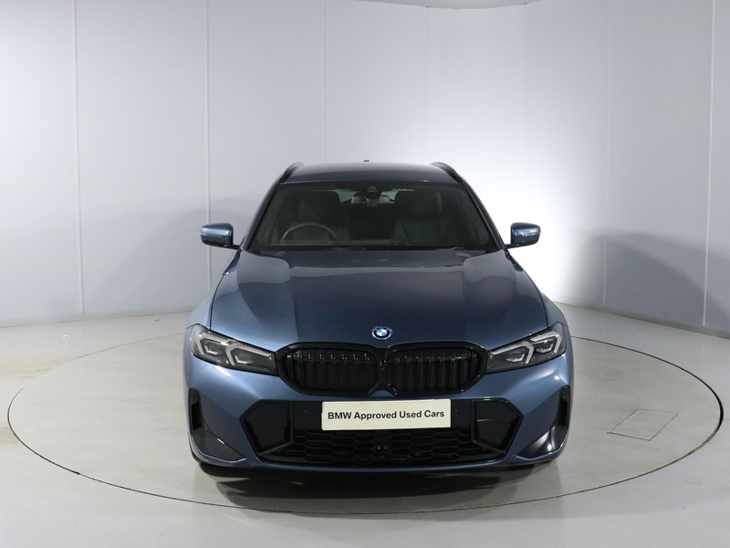 2025 (25) BMW 3 SERIES 330e 22.3 kWh M Sport 5dr Step Auto 4605155