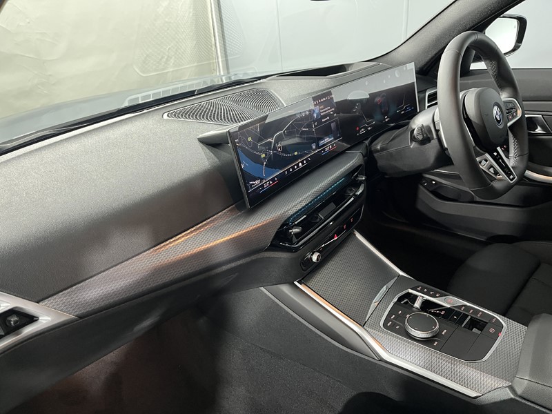 2025 (25) BMW 3 SERIES 330e 22.3 kWh M Sport 5dr Step Auto 4605146