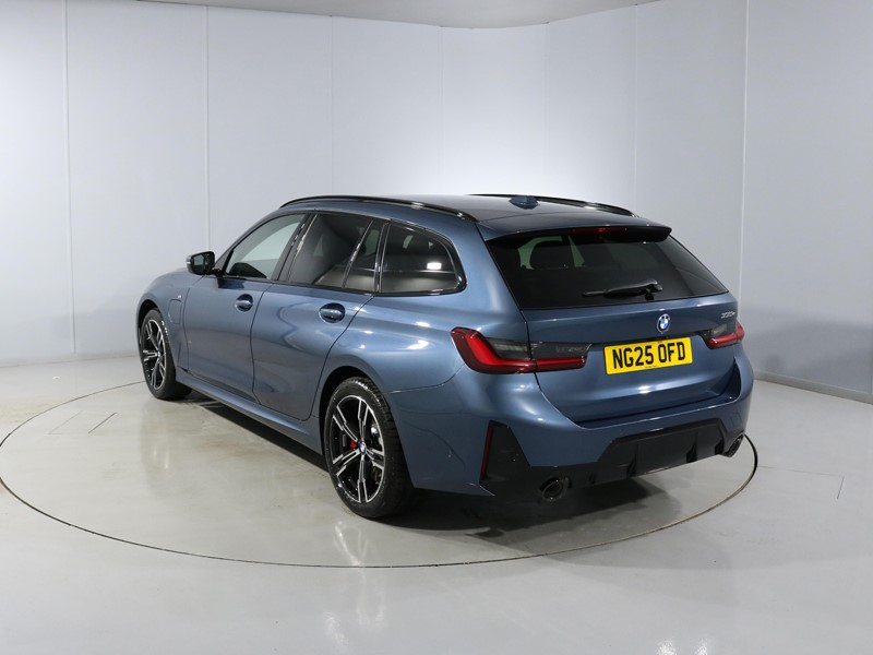 2025 (25) BMW 3 SERIES 330e 22.3 kWh M Sport 5dr Step Auto 4605141