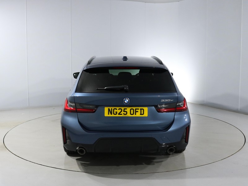 2025 (25) BMW 3 SERIES 330e 22.3 kWh M Sport 5dr Step Auto 4605154
