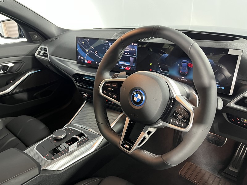 2025 (25) BMW 3 SERIES 330e 22.3 kWh M Sport 5dr Step Auto 4605145
