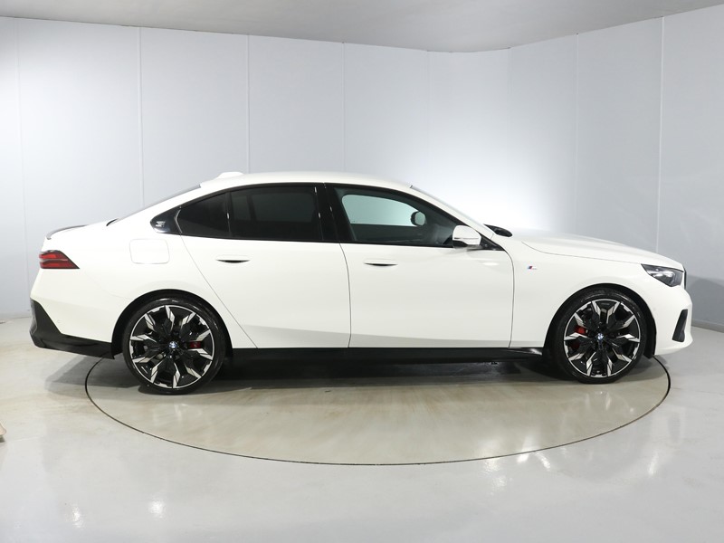 2025 (25) BMW 5 SERIES 520i M Sport Pro 4dr Auto 4687555