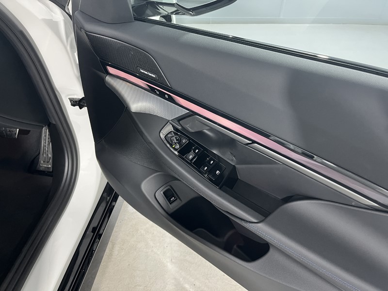 2025 (25) BMW 5 SERIES 520i M Sport Pro 4dr Auto 4687573