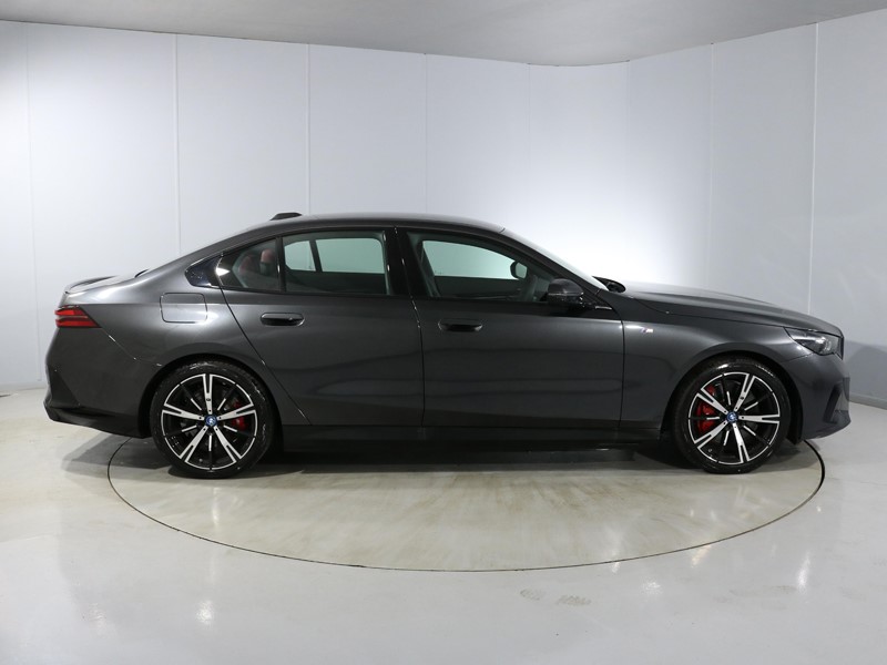 2025 (25) BMW I5 250kW eDrive40 M Sport Pro 84kWh 4dr Auto 4688303