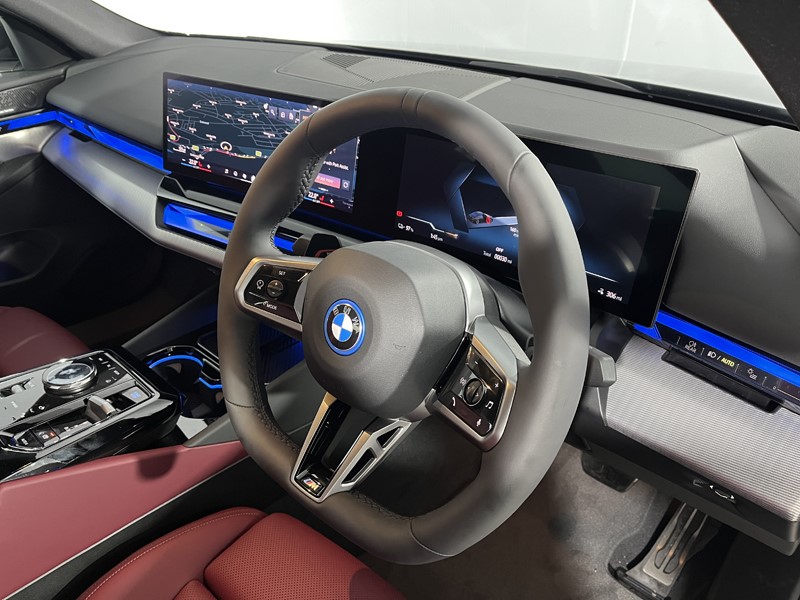 2025 (25) BMW I5 250kW eDrive40 M Sport Pro 84kWh 4dr Auto 4688306