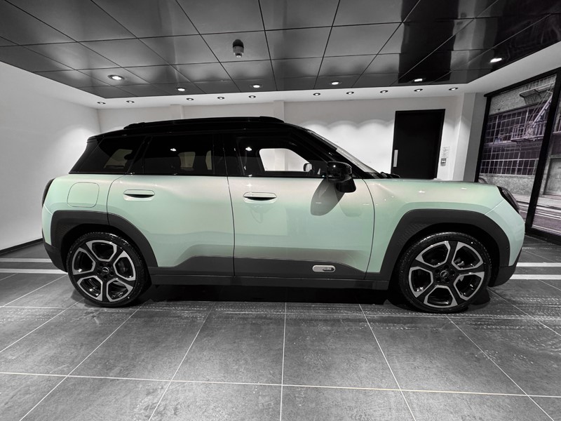 2025 (25) MINI ACEMAN 135kW E Exclusive [Level 2] 43kWh 5dr Auto 5042907